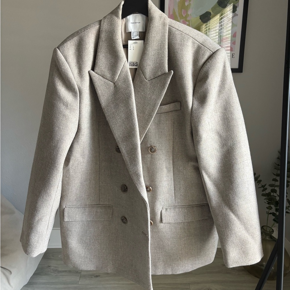 H&M Tan Blazer with Structured Shape and Textured Fabric